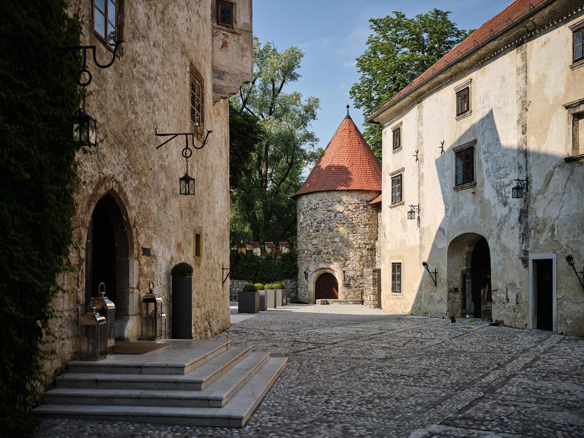 Hotel Grad Otocec - Relais Chateaux Exterior foto